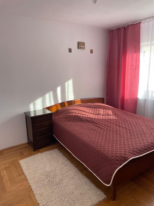 Inchiriez apartament 3 camere