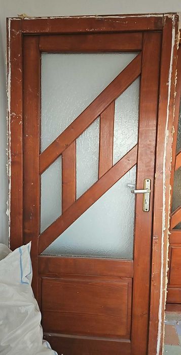 Usi interioare din lemn