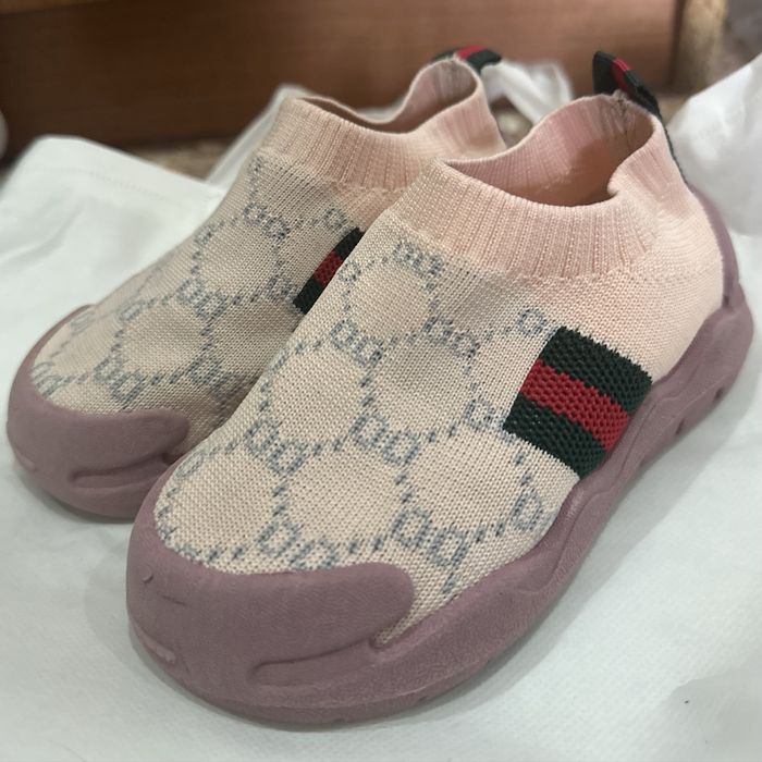 Кроссовки детские 25р