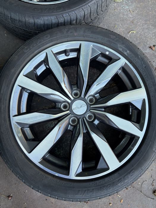 Джанти с гуми 5x108 54.1 EVO