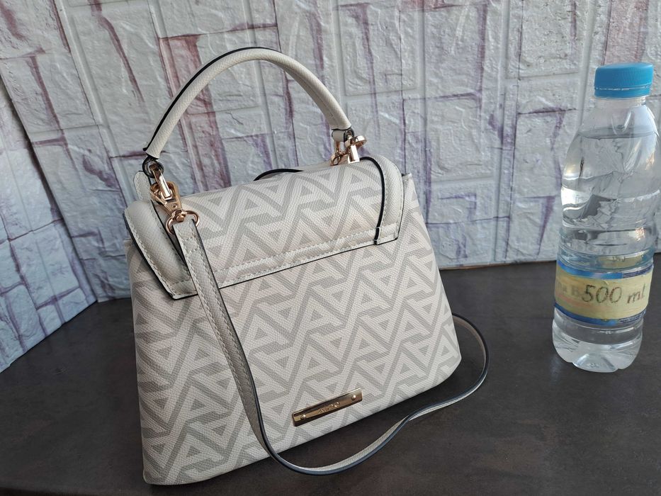 дамска чанта Aldo,малка бежова чантичка,