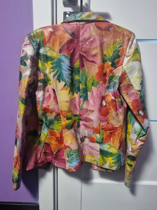 Уникално цветно яке