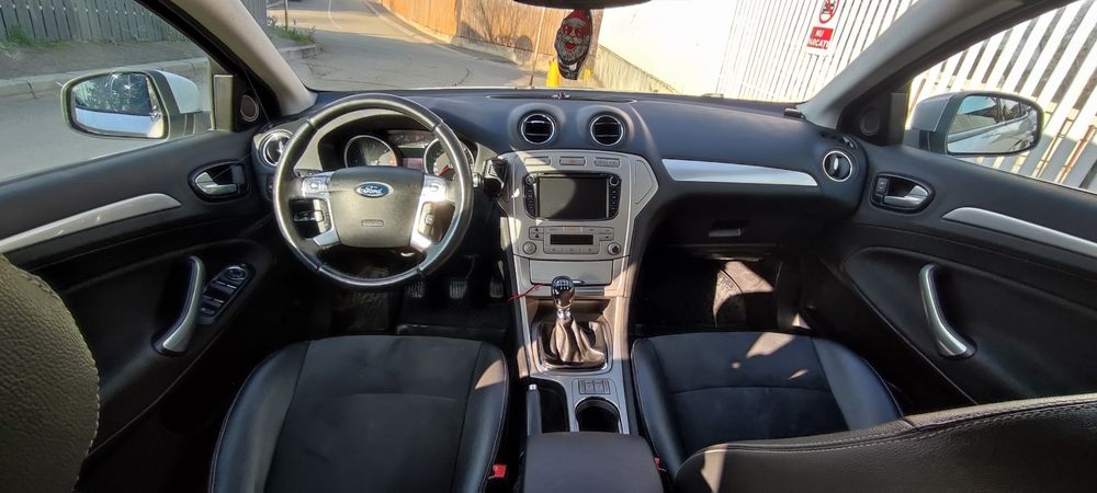 Vând Ford Mondeo