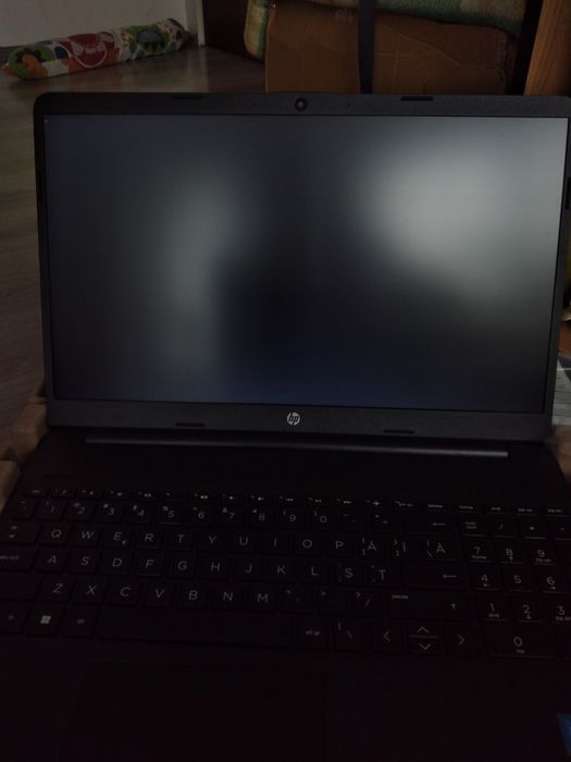 Laptop hp nou, în cutie