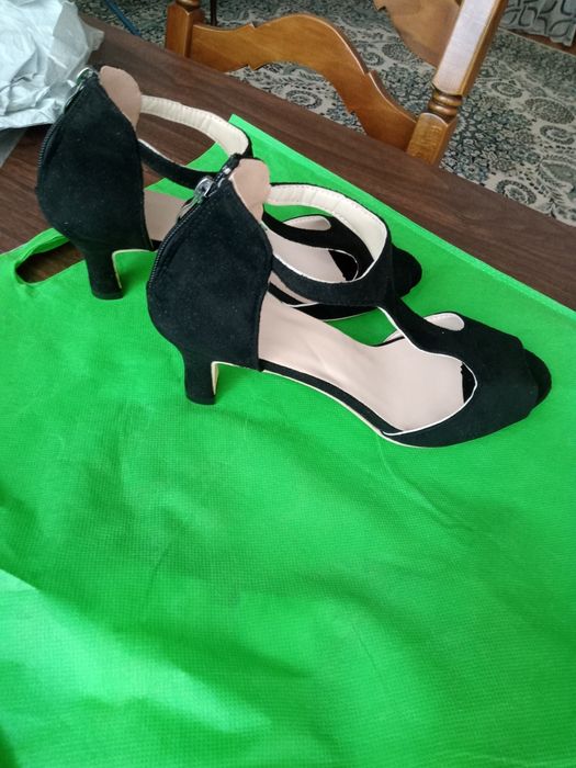 Новые туфли нарядные