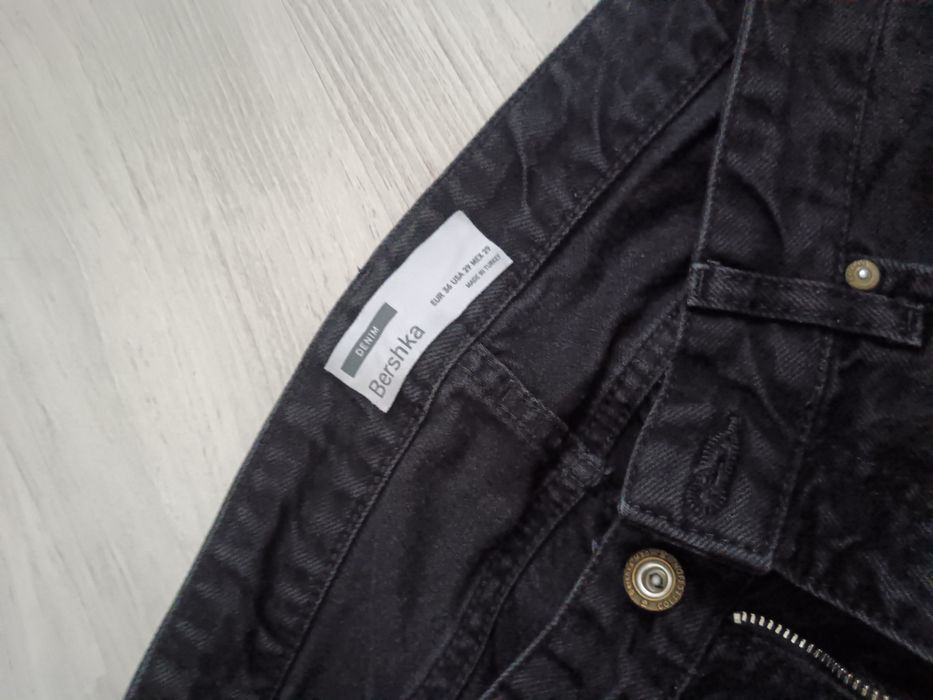Pantaloni scurti de blugi Bershka