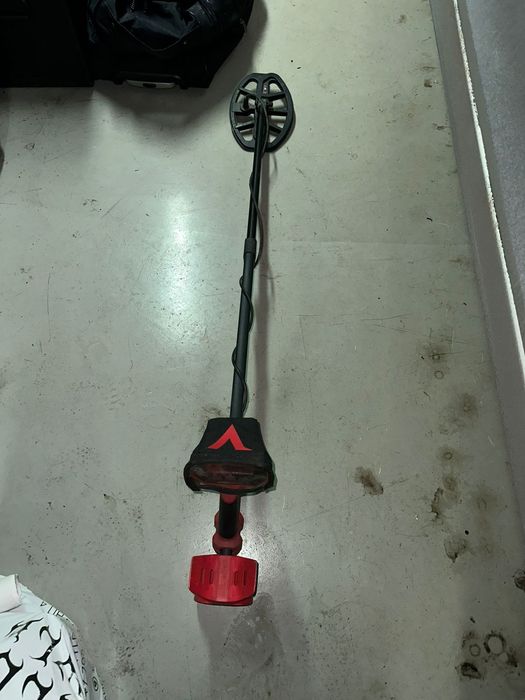 Продам металлоискатель