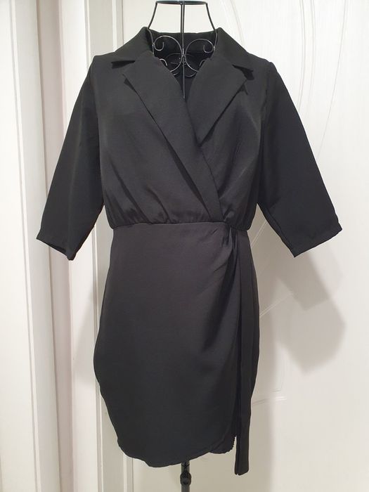 Черна рокля тип сако М