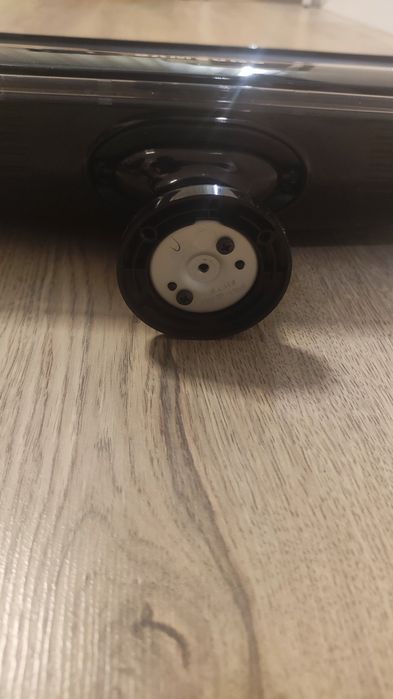 Монитор без ножек