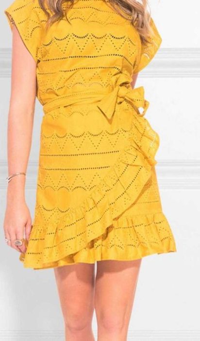 Лятна жълта рокля...