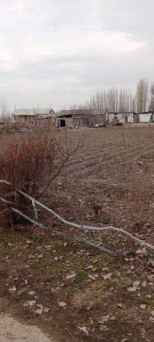 Quruq yer sotiladi 2800