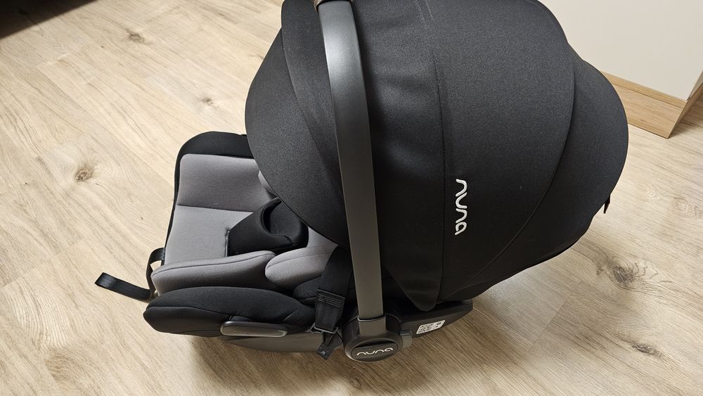 Scoică auto Nuna ARRA NEXT i-Size 0–13 kg / 40–85 cm – stare foarte bună