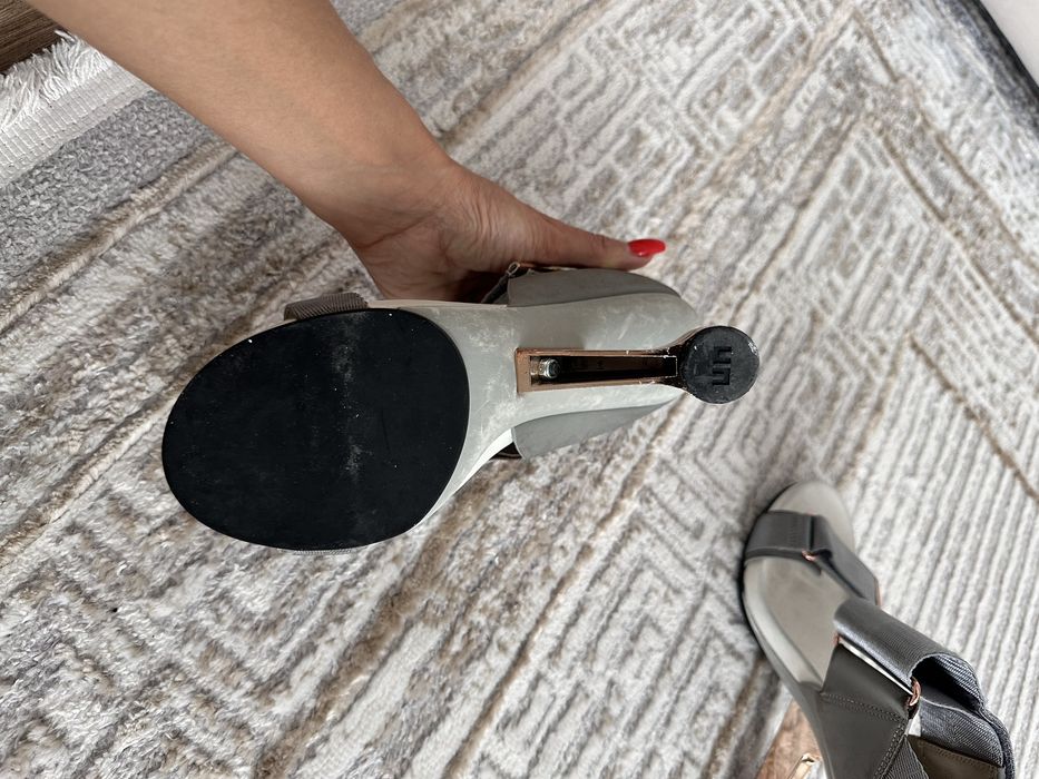 Босоножки UNITED NUD