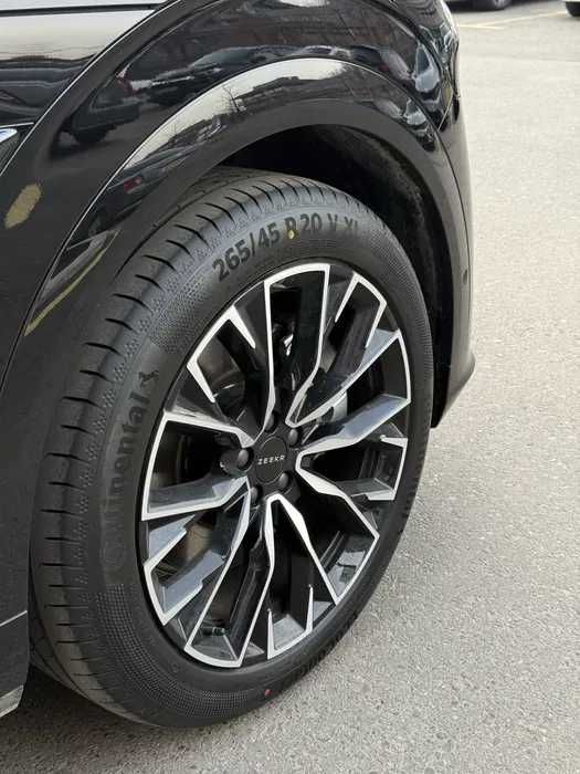 Zeekr 7X Qoraga Oq salon