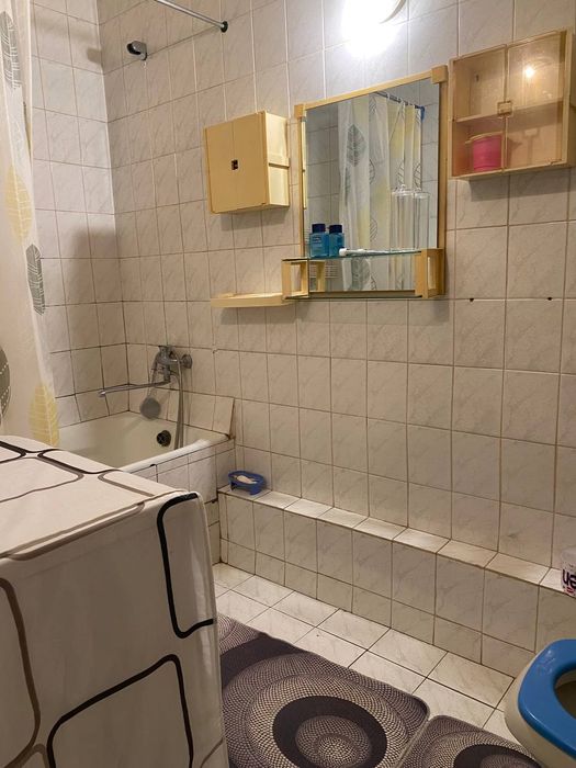 Продаётся квартира  под нежилое ( в доль дороги)