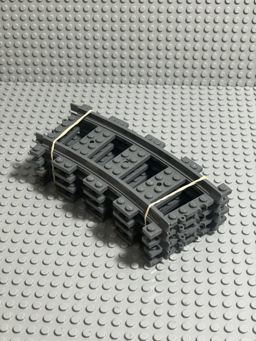 LEGO City 7895 switching tracks