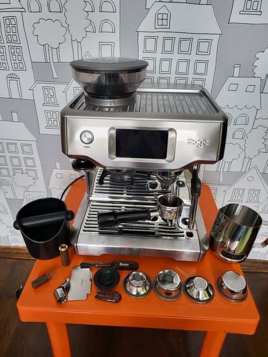 Кафемашина SAGE the Barista Touch с дисплей и кафемелачка