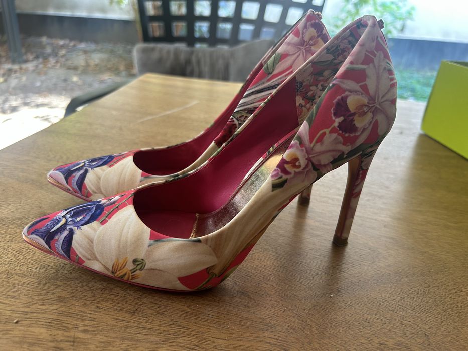 Обувки 37 номер Tad Baker