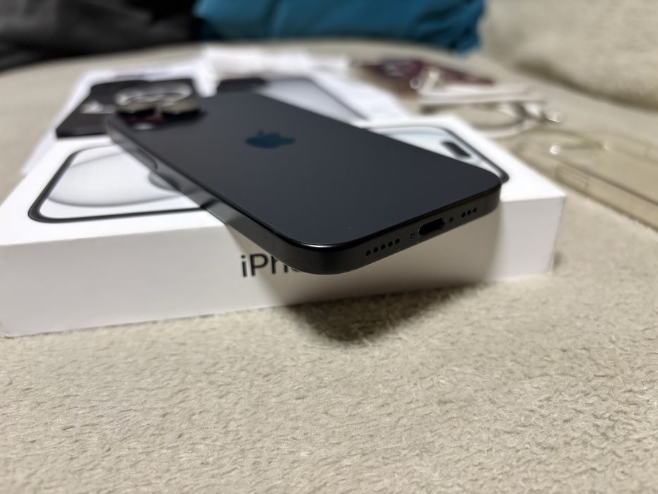 Vand schimb Iphone 15, factura eMag, garantie 2026, jmpecabil.