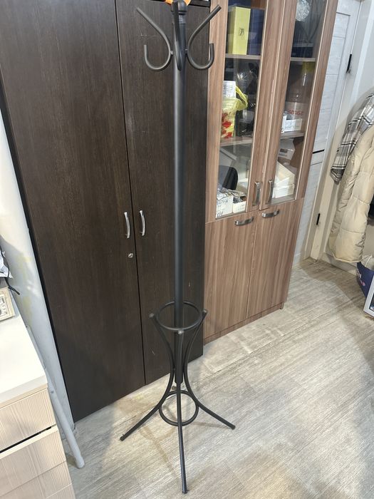 Напольная вешалка