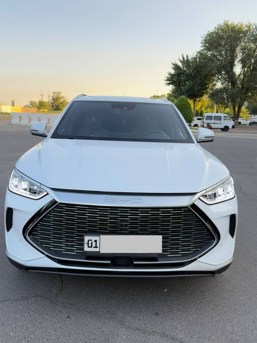 BYD song plus Gibrid
