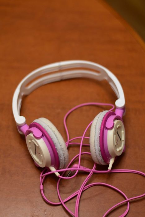 Розови слушалки panasonic с кабел