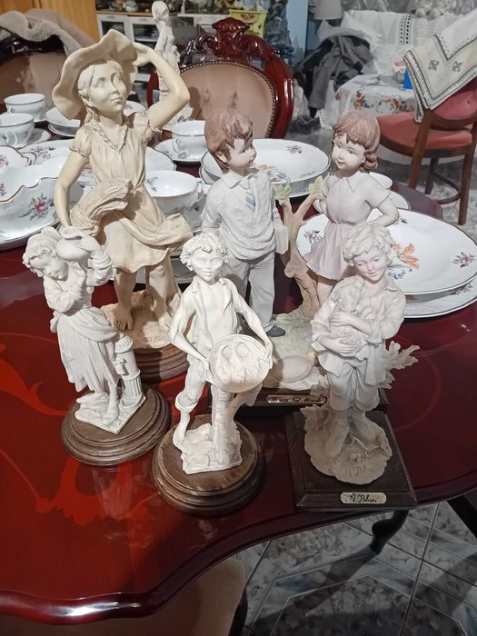 Фигури Армани,Каподимонте