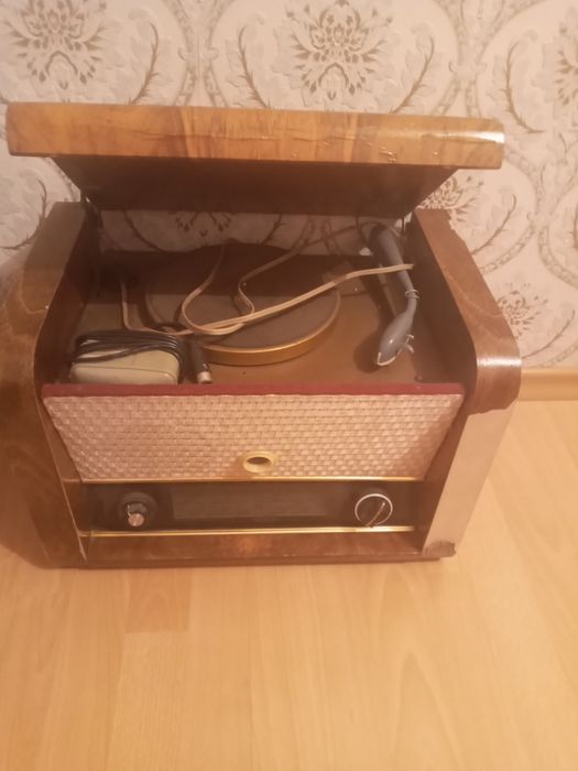 Продам проигрыватель Рекорд- 66 (СССР)