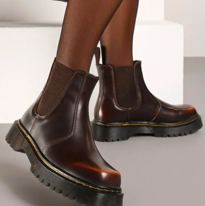 Нови Ботуши размер 39