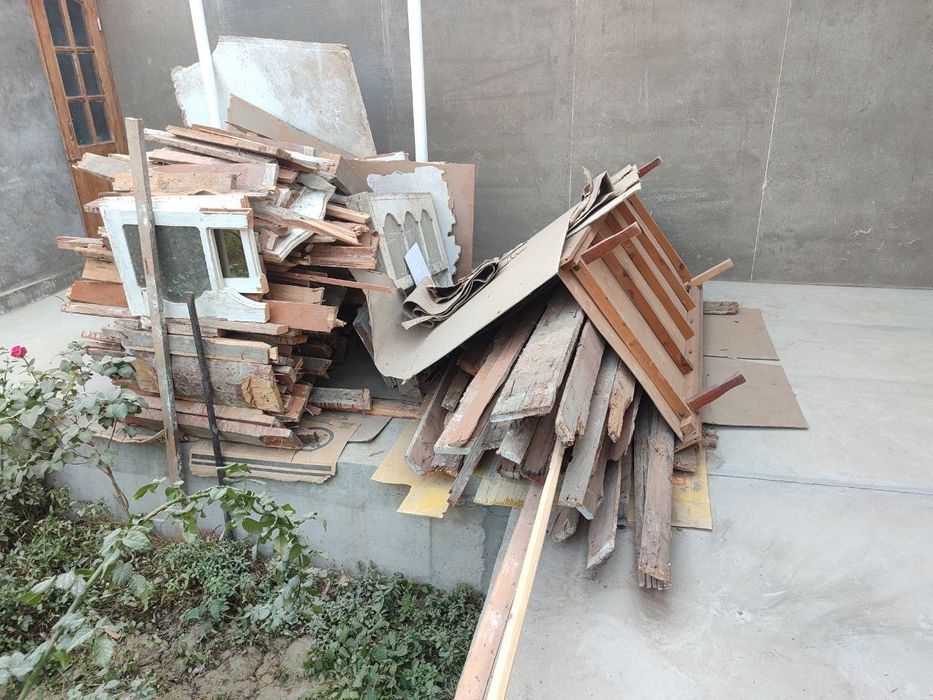 Черни потолок, болор, шкаф