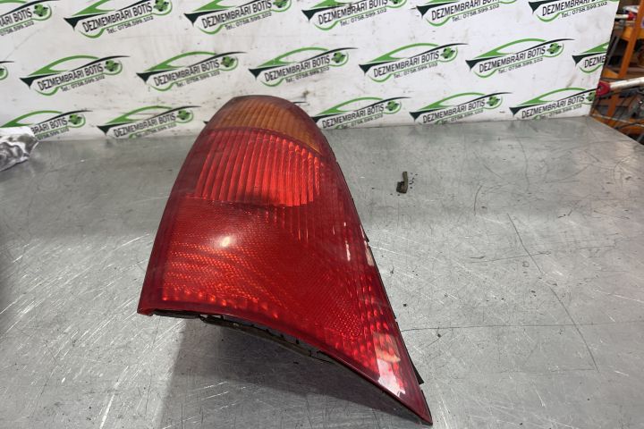 Lampa / Tripla stop stanga pe aripa XS4113405A / XS41-13405-A Ford Fo