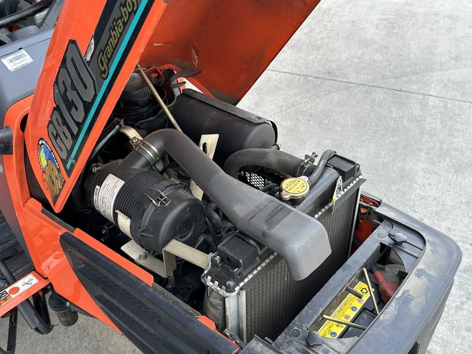 Tractor Japonez Kubota GB130, 13CP, 4X4 cu freza de sol