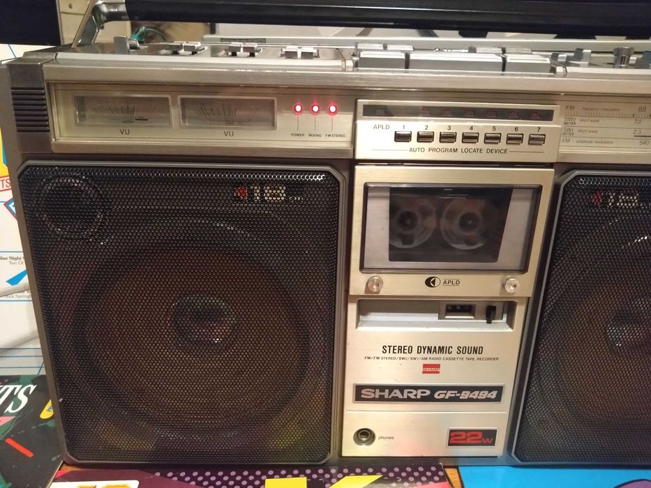 SHARP Gf 9494X /la 230V AM/FM radio tape recorder