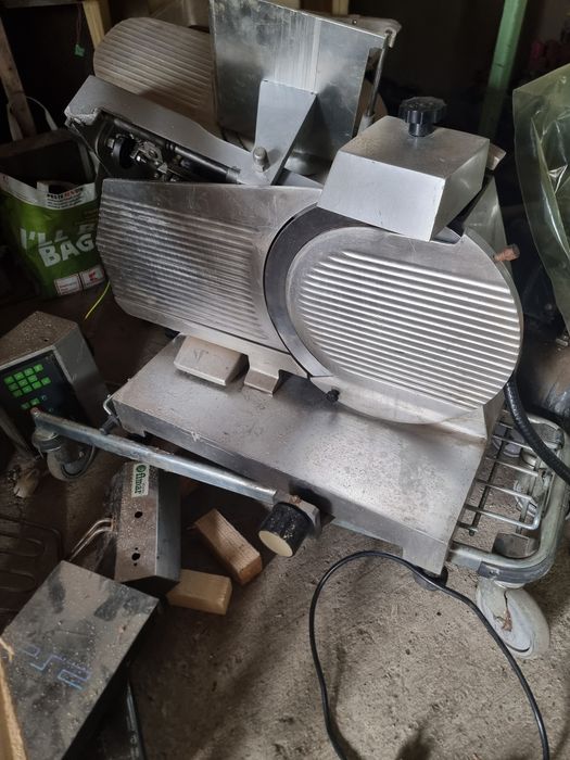 Feliator mezeluri si carne profesional din aluminium cu dimensiuni 70