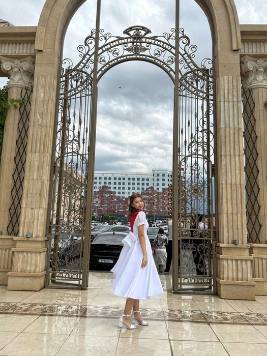 Платье белый, шила 30000 тг хочу продать