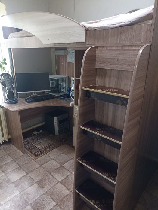Продам кровать чердак
