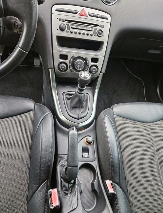 Пежо 308 1.6 бензин 150кс Bixenon Webasto