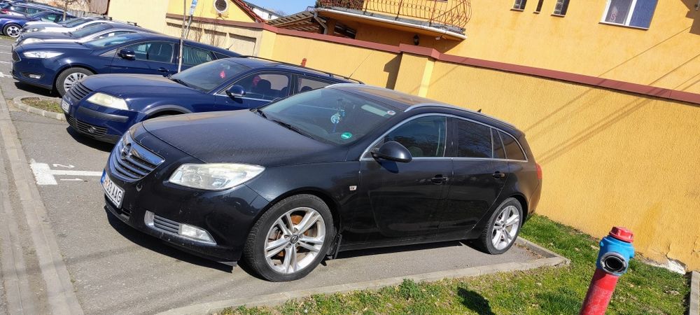 Vând Opel insignia
