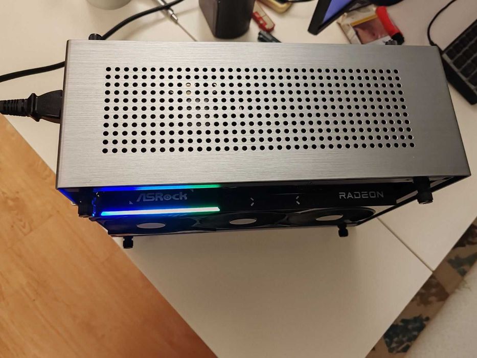 Mini ITX PC,RX 9700XT, 32Gb 6400Mhz, ryzen 7 7800x3d, 850w PSU )