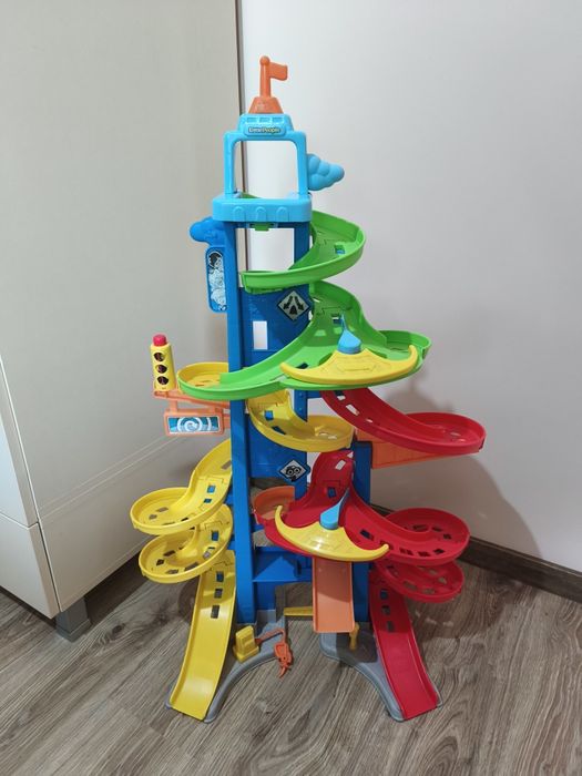 Състезателна писта Fisher price.