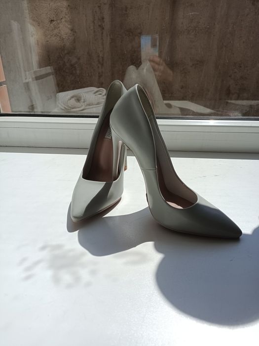 Продам туфли женский