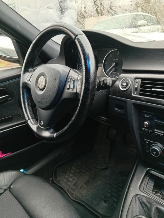 Vând BMW seria 3 preț 4100 discutabil