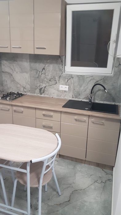 Ofer spre inchiriere harsonera la casa