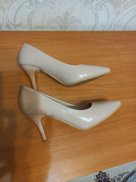 Продам туфли  бежевый