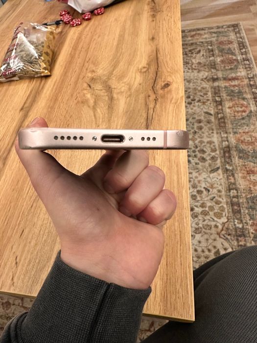 İphone 15 pink 128 gb