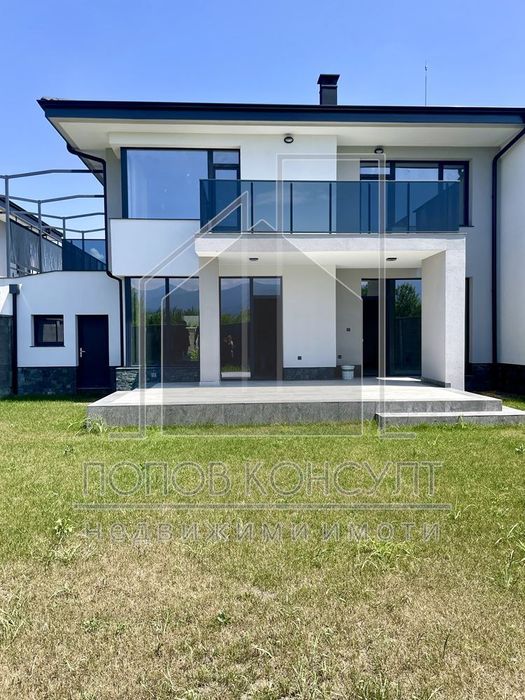 Продава се Къща в Пловдив, Остромила - 330 кв.м за 1266 €/кв.м - Снимка #2