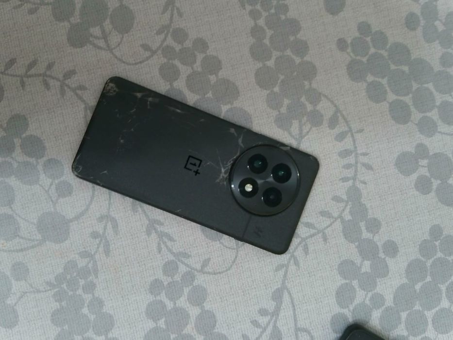One plus 13  China version 1 тб /24
