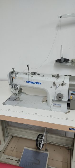 Швейная машинка продам