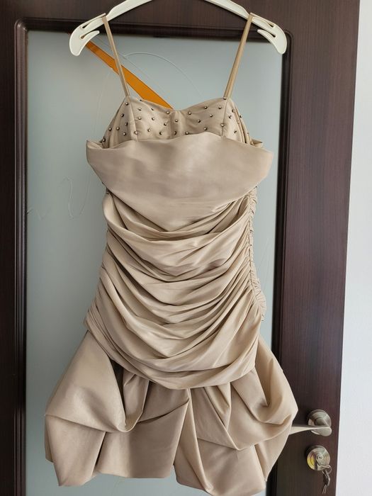 Vând rochita eleganta S