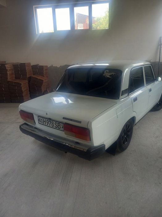 Vaz 2107 sotiladi